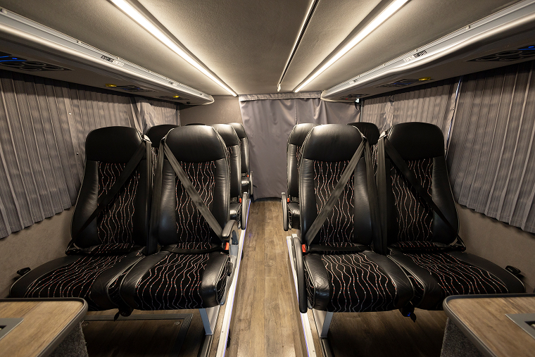 4列シートの1階席