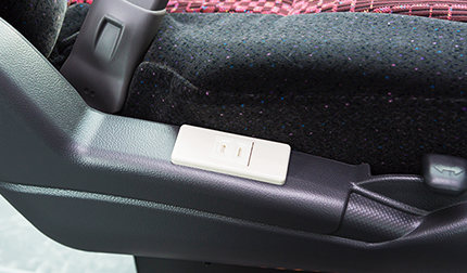 [車内]100Vコンセント対応