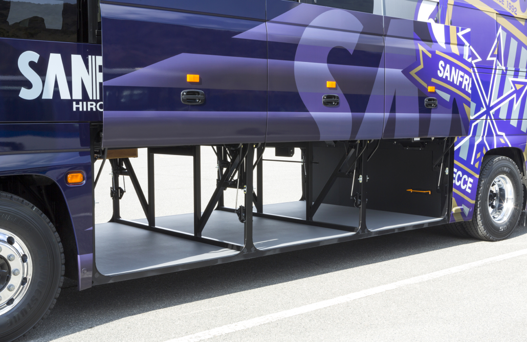 [車内]回転式サロンシート